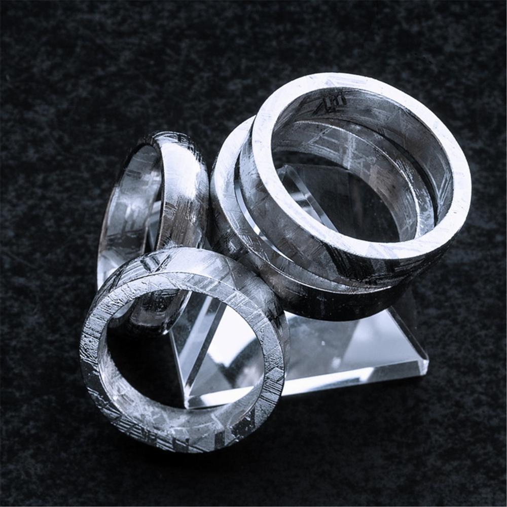 Minter + Richter | Titanium Rings - ROUNDED FALLING STAR | Meteorite  Wedding Rings Set